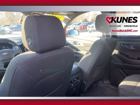 Used 2023 Chevrolet Traverse LT w/ LPO, Floor Liner Package image 36