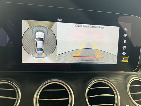 Used 2022 Mercedes-Benz E 350 Sedan image 22