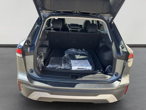 New 2026 Volkswagen Tiguan SE image 7