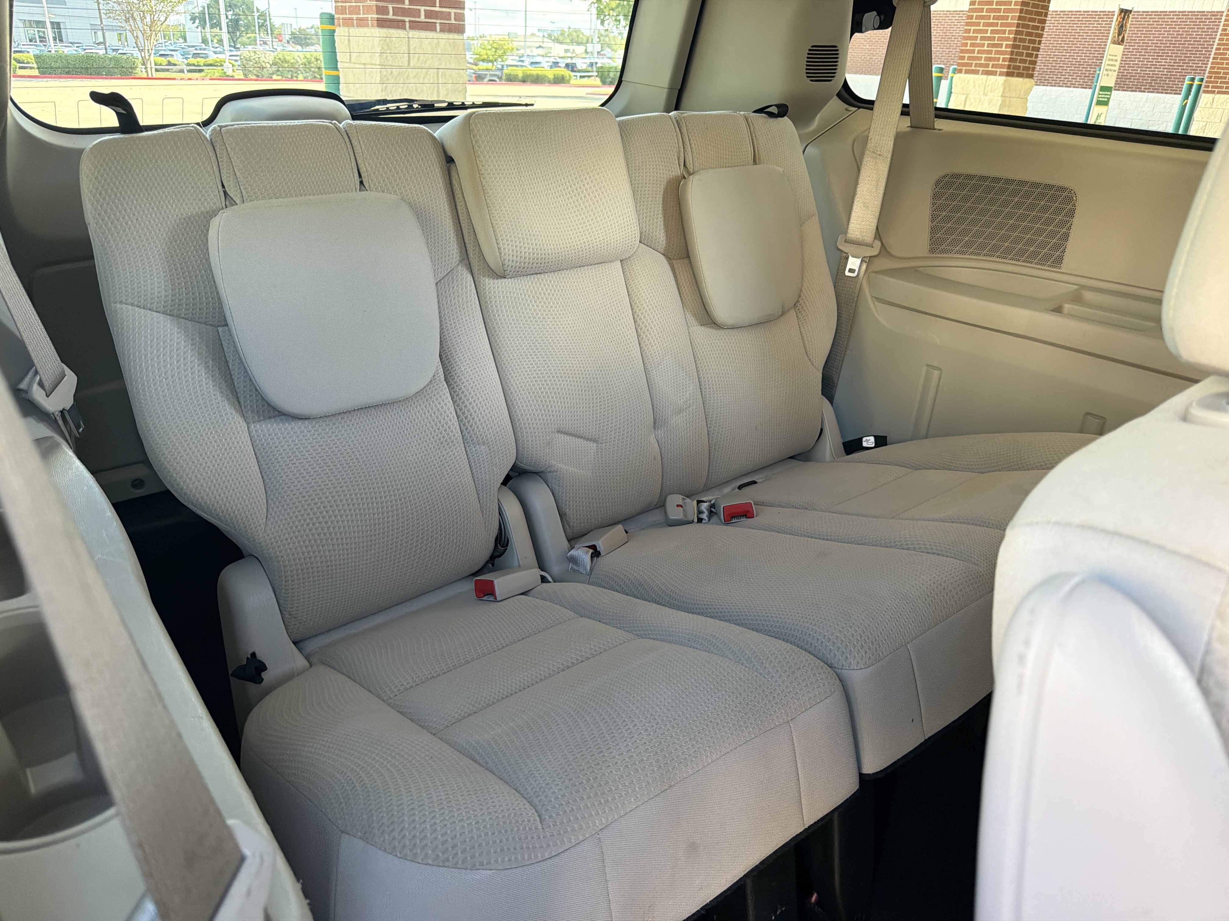Used 2018 Dodge Grand Caravan SE w/ UConnect Hands-Free Group FWD image 14