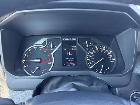 Used 2022 Toyota Tundra SR5 w/ SR5 Premium Package RWD image 24