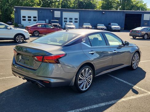 Used 2024 Nissan Altima 2.5 SL AWD/4WD image 4