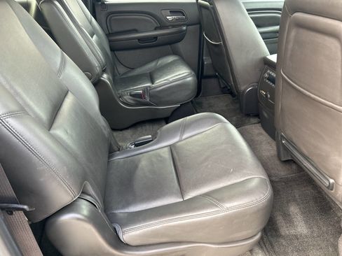 Used 2014 GMC Yukon XL Denali image 19