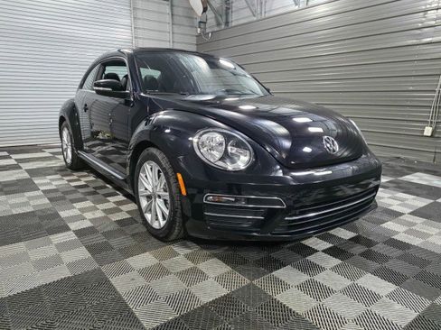Used 2019 Volkswagen Beetle 2.0T SE FWD image 4