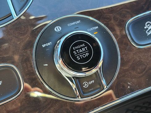 New 2025 Bentley Bentayga Mulliner image 66