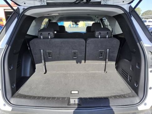 Used 2020 Chevrolet Traverse LS FWD image 4