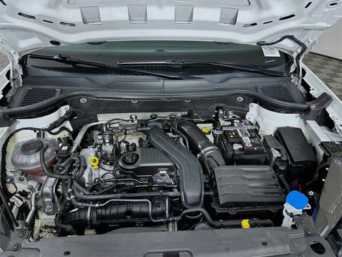 Used 2023 Volkswagen Taos SE image 30