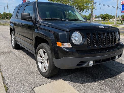 Used 2015 Jeep Patriot Latitude w/ Sun/Sound Group AWD/4WD image 3