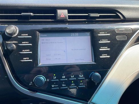 Used 2018 Toyota Camry LE w/ Convenience Package image 21