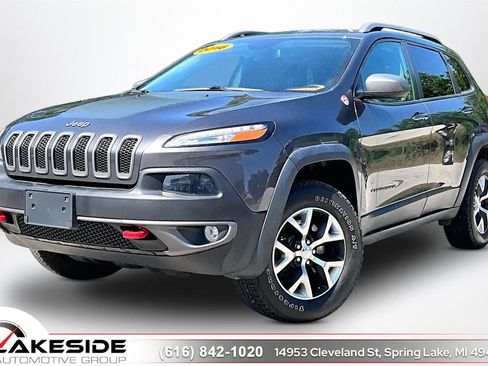 Used 2016 Jeep Cherokee Trailhawk w/ Cold Weather Group AWD/4WD image 1
