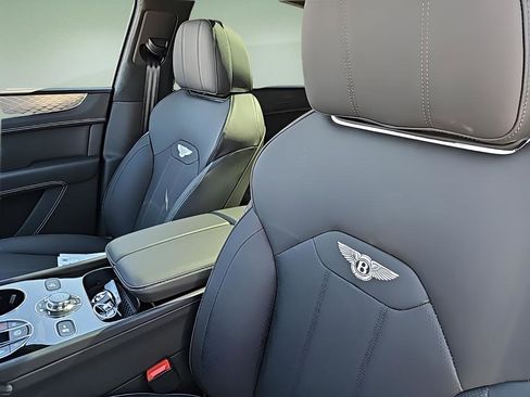 New 2024 Bentley Bentayga image 19