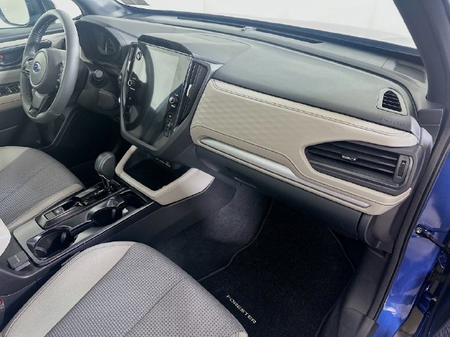 Used 2026 Subaru Forester Premium AWD/4WD image 31