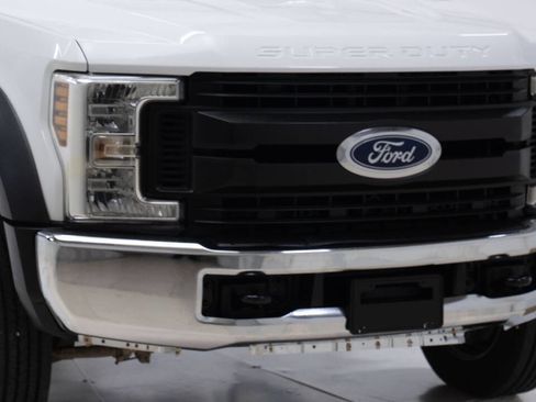 Used 2018 Ford F550 4x4 Regular Cab Super Duty image 9