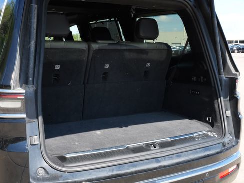 Used 2022 Jeep Grand Wagoneer Series II AWD/4WD image 24