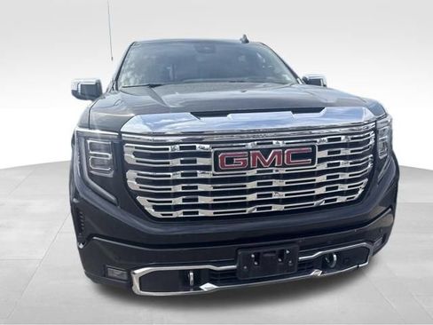 Used 2024 GMC Sierra 1500 Denali w/ Technology Package AWD/4WD image 4