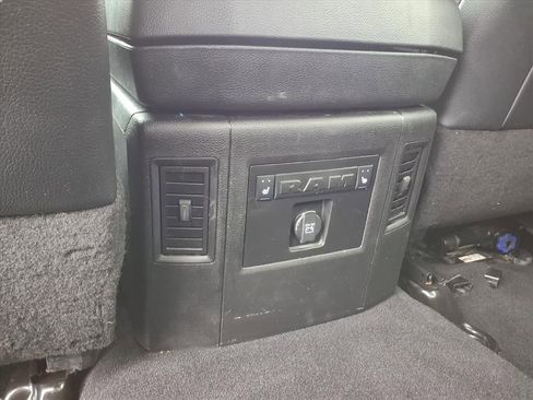 Used 2018 RAM 2500 Laramie image 24