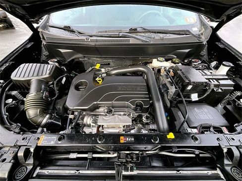 Used 2023 Chevrolet Equinox LT w/ Driver Convenience Package image 10