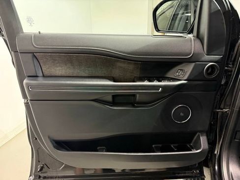 Used 2021 Ford Expedition Limited AWD/4WD image 12
