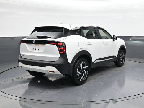 Used 2025 Nissan Kicks SV FWD image 10