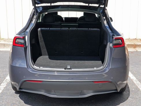 Used 2022 Tesla Model Y Long Range AWD/4WD image 9