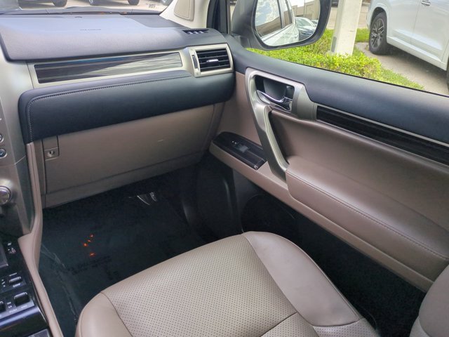 Certified 2020 Lexus GX 460 Luxury w/ Luxury Sport Package AWD/4WD image 16