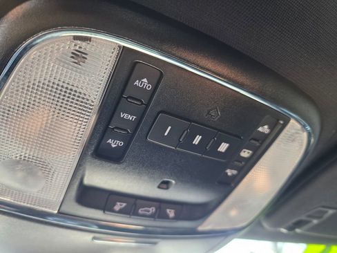 Used 2019 Jeep Grand Cherokee Limited w/ Luxury Group II AWD/4WD image 43