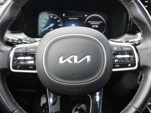 Used 2023 Kia Sorento SX image 19