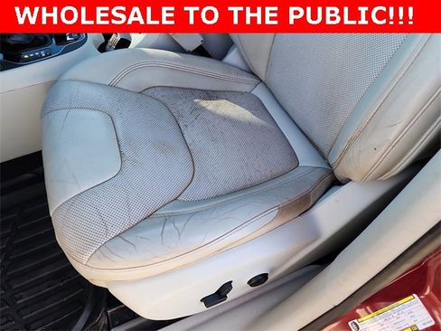 Used 2019 Jeep Cherokee Limited w/ Luxury Group image 14