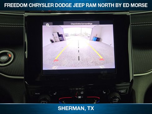 Used 2025 Jeep Grand Cherokee Altitude AWD/4WD image 12