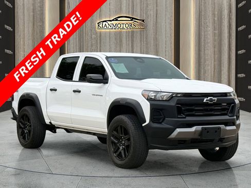 Used 2024 Chevrolet Colorado Trail Boss w/ Technology Package AWD/4WD image 1