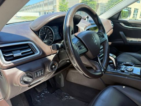 Used 2021 Maserati Ghibli S RWD image 22