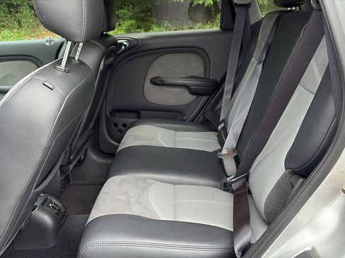 Used 2004 Chrysler PT Cruiser Limited image 19