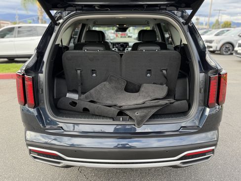 Certified 2023 Kia Sorento EX AWD/4WD image 10