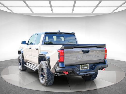 Used 2025 Toyota Tacoma TRD Pro AWD/4WD image 2