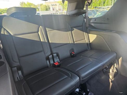 Used 2024 GMC Yukon Denali RWD image 17