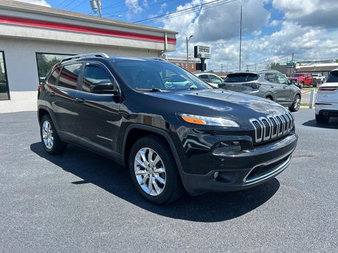 Used 2015 Jeep Cherokee Limited w/ Luxury Group AWD/4WD image 3