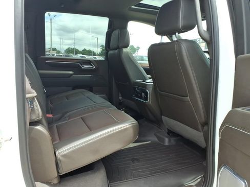 Used 2024 GMC Sierra 2500 Denali w/ Denali Reserve Package AWD/4WD image 14