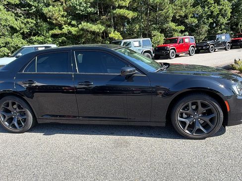 Used 2023 Chrysler 300 Touring w/ Sport Appearance Package RWD image 7