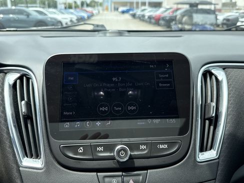 Used 2021 Chevrolet Malibu LT FWD image 27