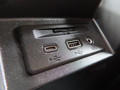 Certified 2022 GMC Sierra 1500 Denali w/ Denali Reserve Package AWD/4WD image 9