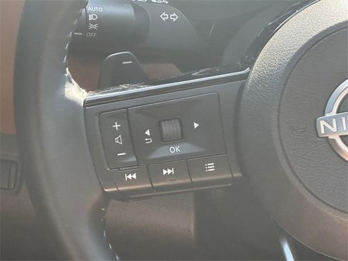 Used 2024 Nissan Pathfinder Platinum w/ Black Appearance Package image 25