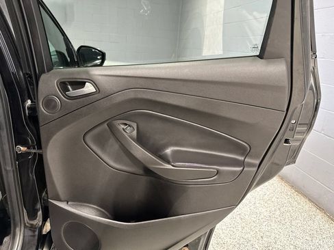 Used 2019 Ford Escape Titanium AWD/4WD image 18