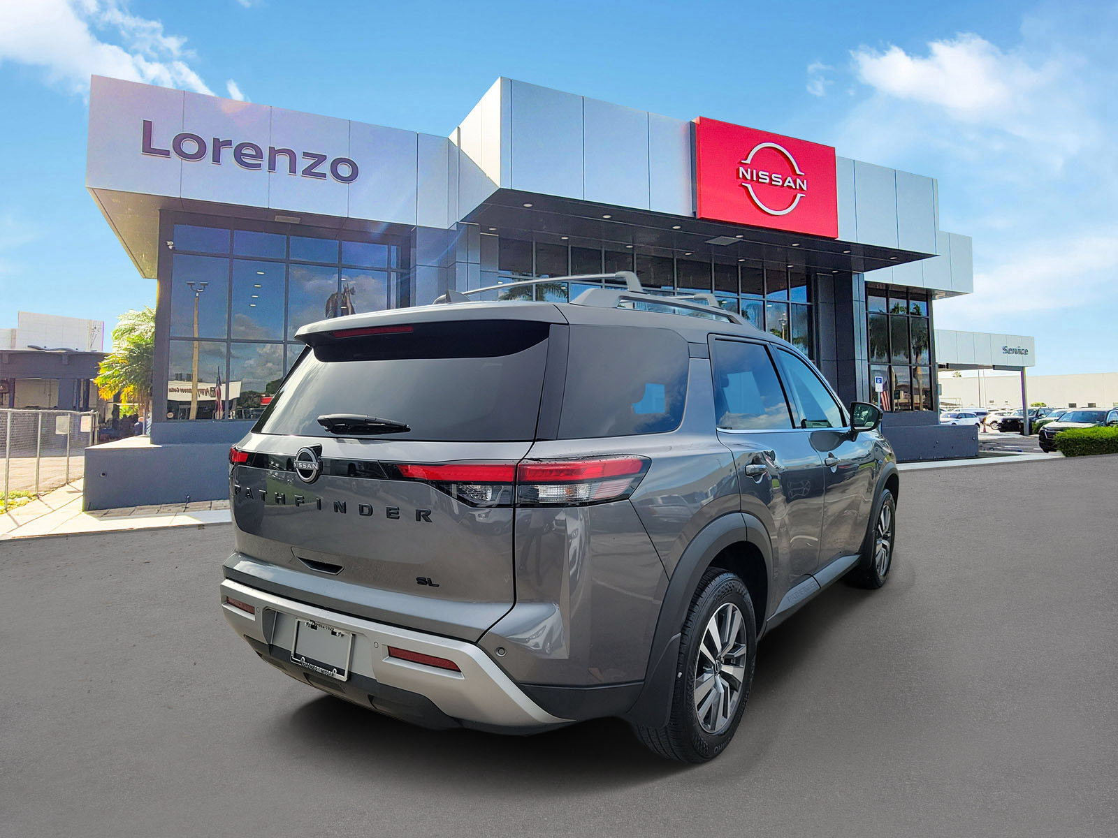 Used 2024 Nissan Pathfinder SL w/ Black Appearance Package FWD image 5