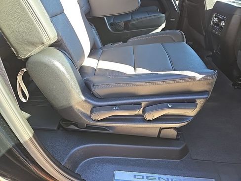 Used 2024 GMC Yukon XL Denali w/ Advanced Technology Package AWD/4WD image 86