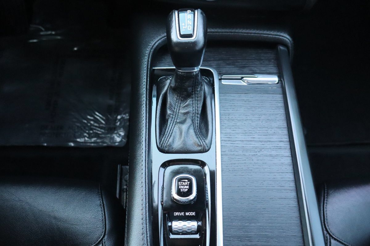 Used 2020 Volvo XC90 T5 Momentum AWD/4WD image 39