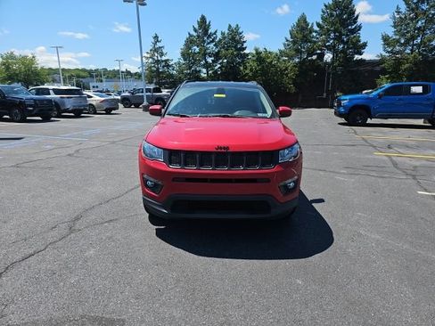 Used 2021 Jeep Compass Latitude AWD/4WD image 2