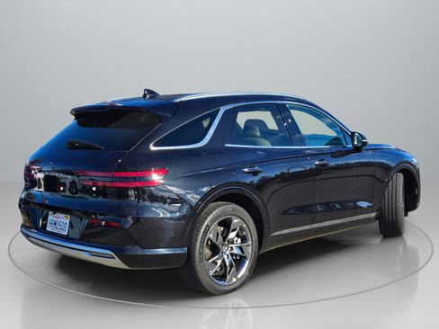 Used 2025 Genesis Electrified GV70 Advanced image 8