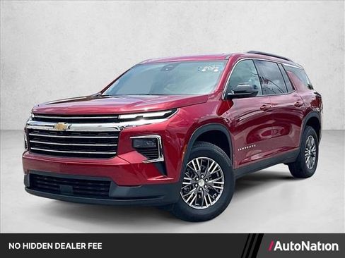 Used 2025 Chevrolet Traverse LT FWD image 1