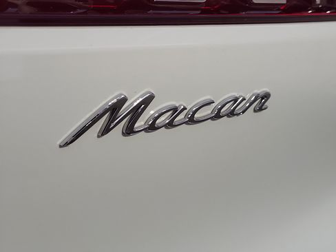 Certified 2026 Porsche Macan AWD/4WD image 14