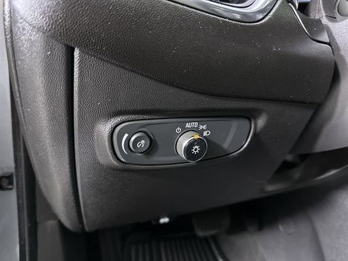 Used 2023 Chevrolet Equinox LT FWD image 18